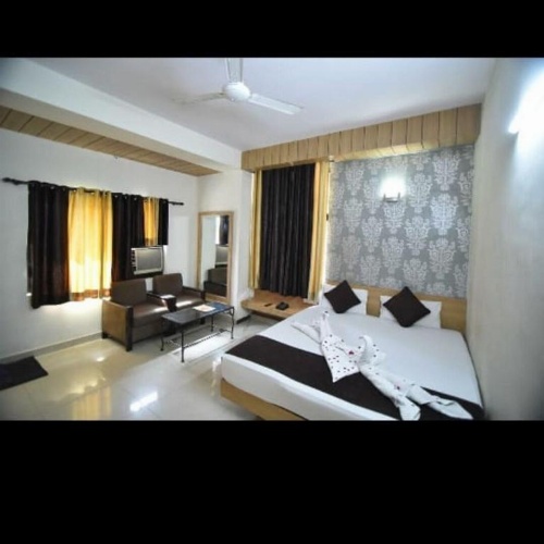 Hotel Vaishnavi image 2